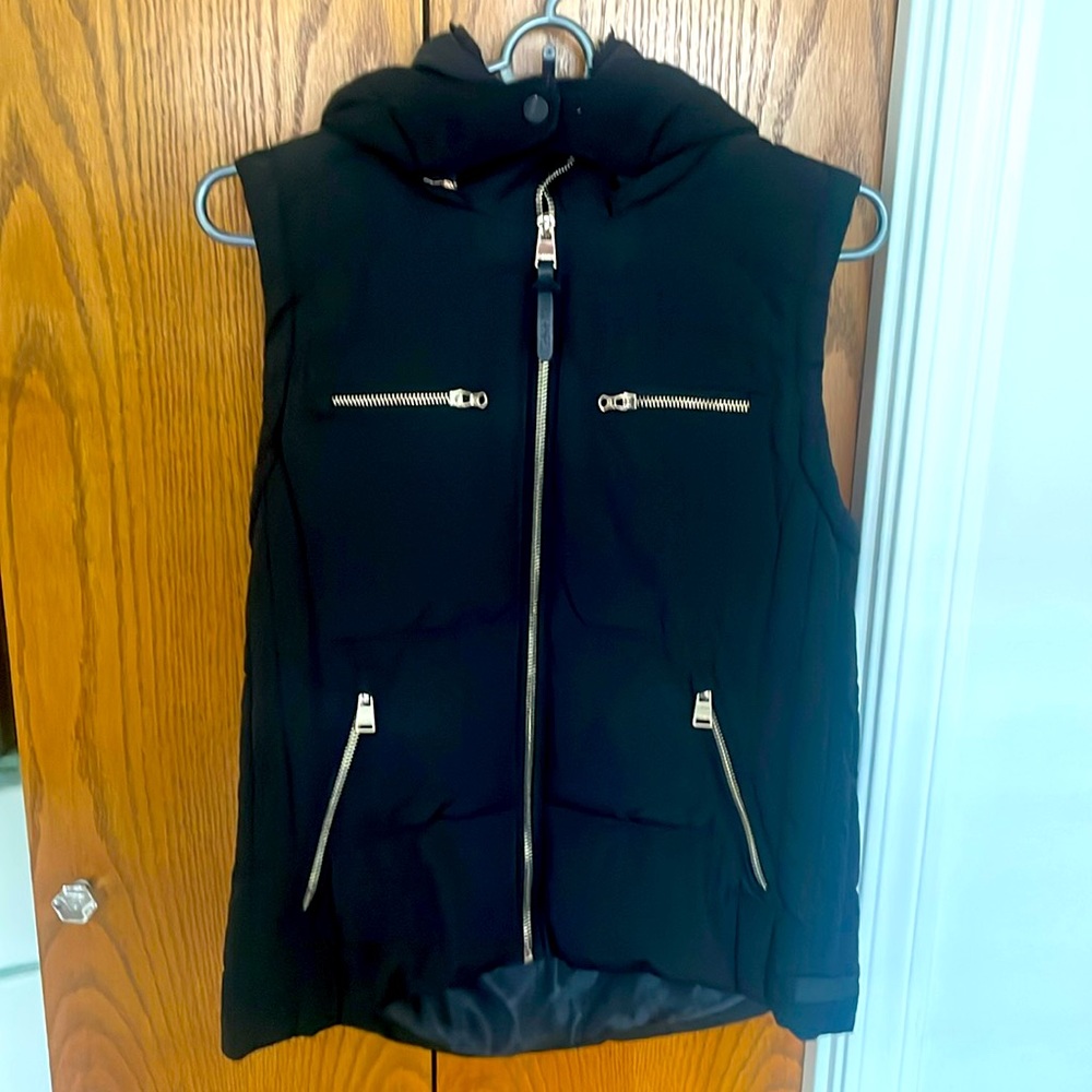 Calvin Klein Women’s Black Vest size Small (fits like a medium)